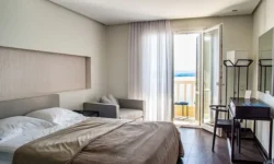 Manchester Uncovered: A Guide to the City’s Art, Culture, and Affordable Stays